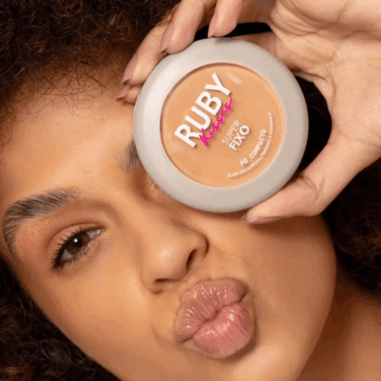PO COMPACTO SUPER FIXO RUBY KISSES 230 AC HIALURÔNICO E VIT E