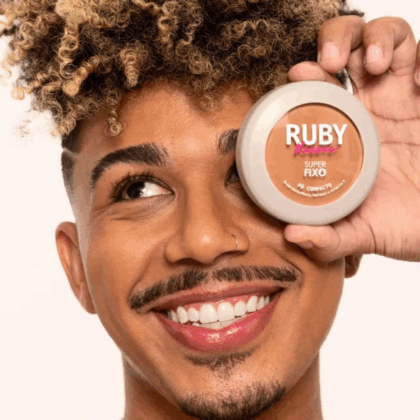 PO COMPACTO SUPER FIXO RUBY KISSES 315 AC HIALURÔNICO E VIT E