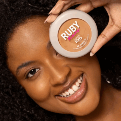 PO COMPACTO SUPER FIXO RUBY KISSES 335 AC HIALURÔNICO E VIT E