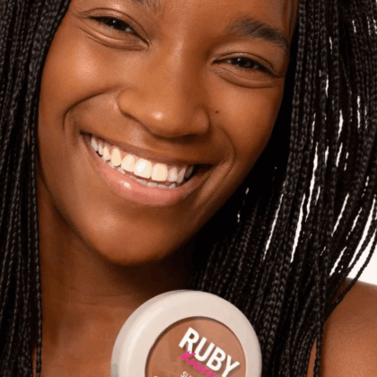 PO COMPACTO SUPER FIXO RUBY KISSES 347 AC HIALURÔNICO E VIT E