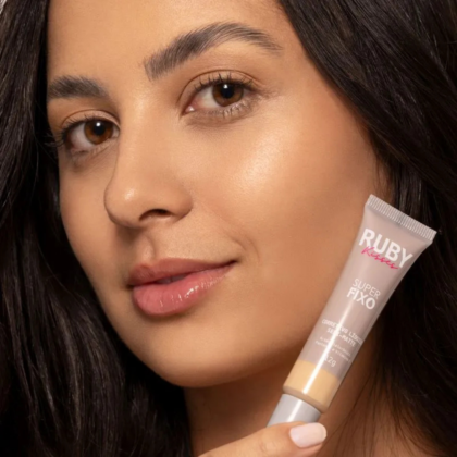 RUBY KISSES Super Fixo Corretivo 20 Longa Duração com Ácido Hialurônico e Vitamina E